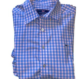 Vineyard Vine slim fit whale shirt. Sz M